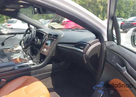 2020 Ford Fusion Titanium z USA, uszkodzony, nr VIN 3FA6P0K98LR173776